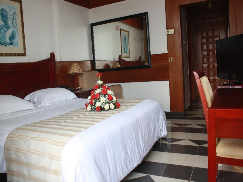 Peacock Hotel Dar es Salaam Exterior foto