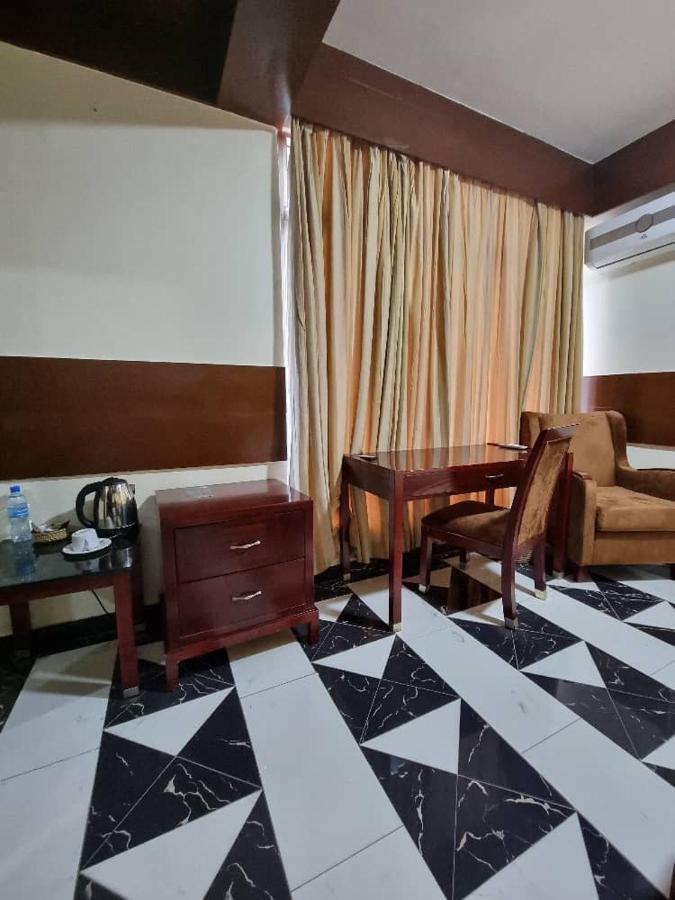 Peacock Hotel Dar es Salaam Exterior foto