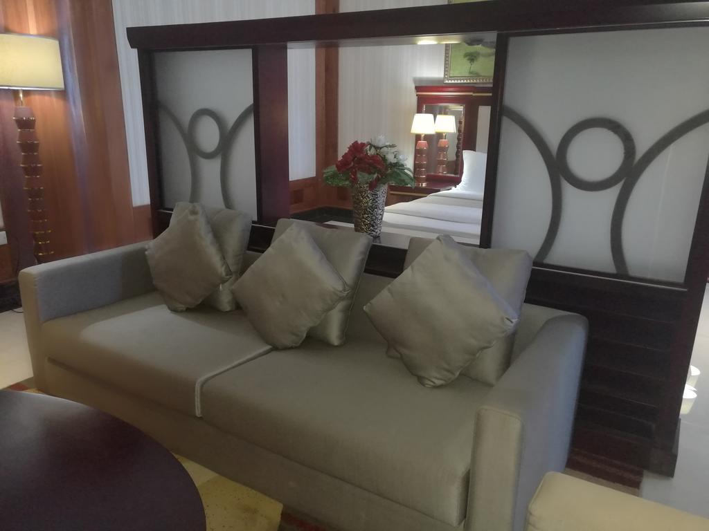 Peacock Hotel Dar es Salaam Exterior foto